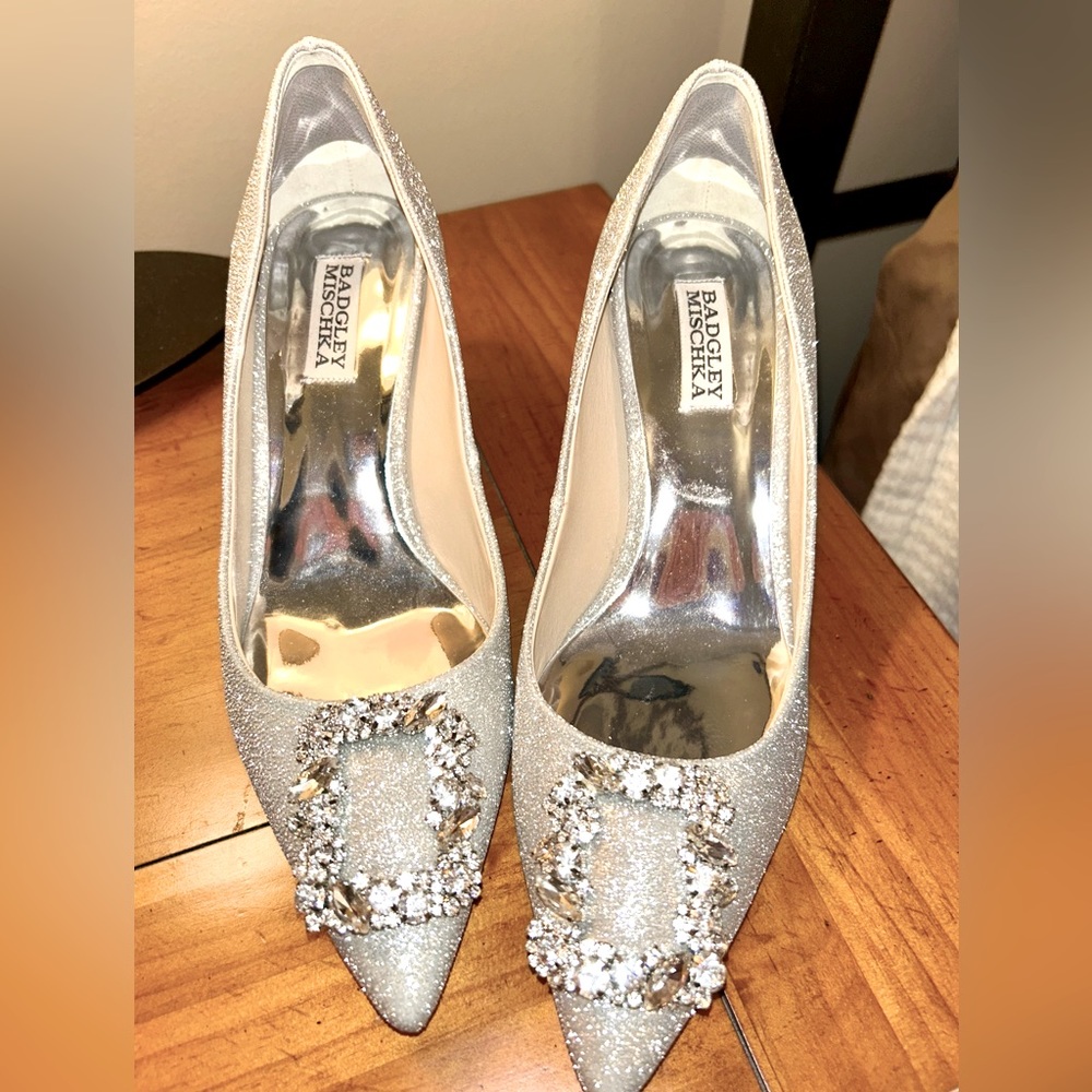 Badgley Mischka 2 inch glittery pumps!